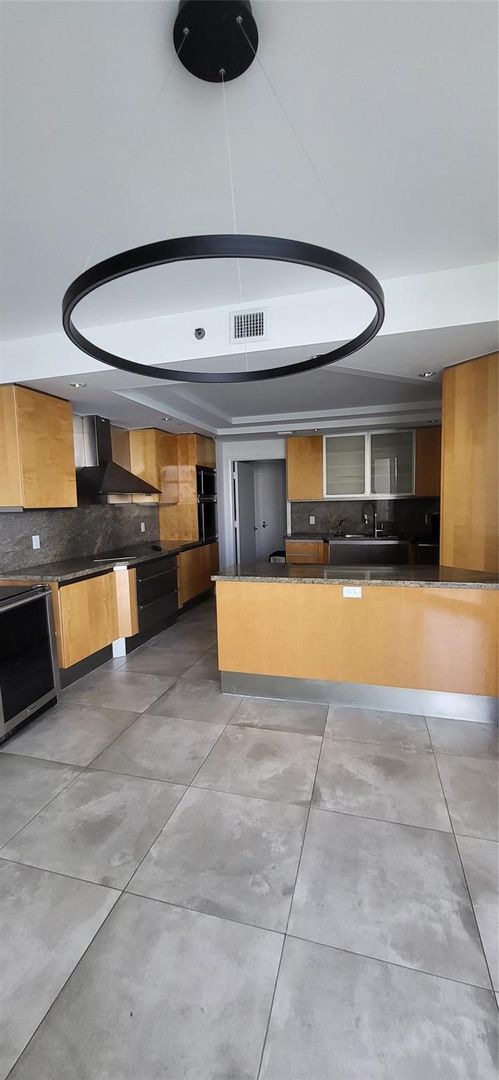 Foto del edificio - 2600 Island Blvd