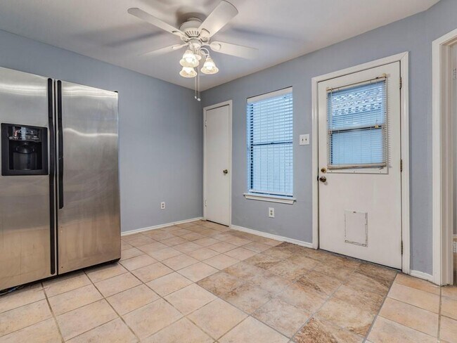 Building Photo - 1730 Timber Ridge Rd