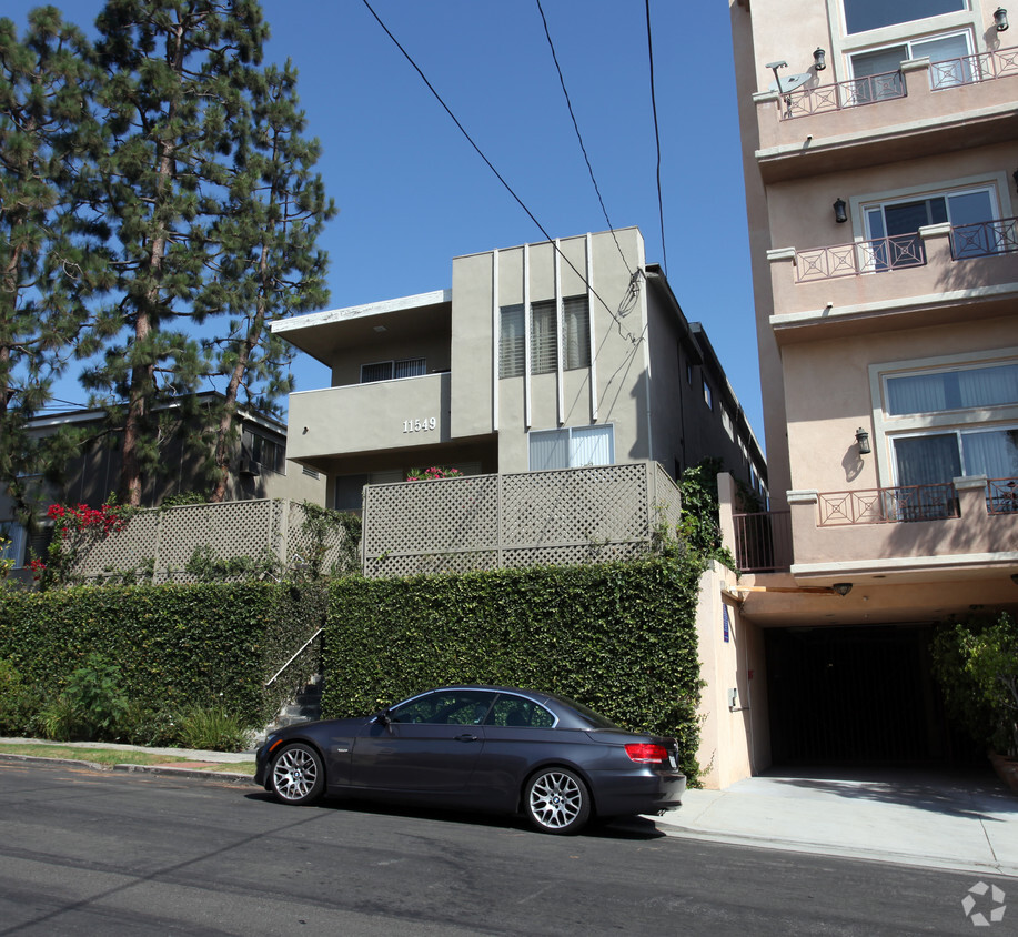 Building Photo - 11549 Rochester Ave