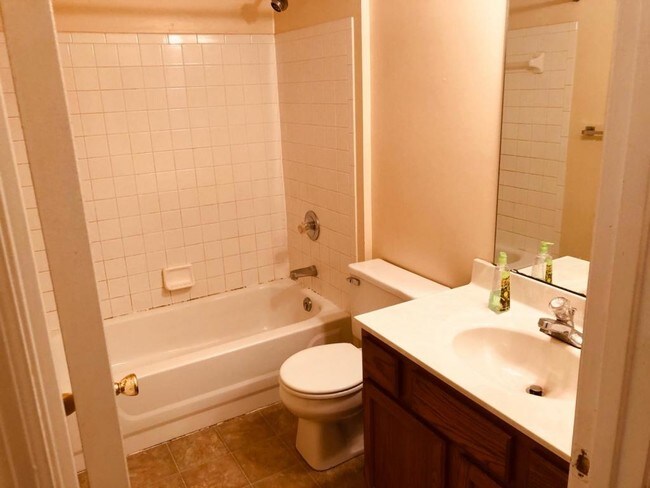 Building Photo - 350 Timber Ridge Drive Unit 3