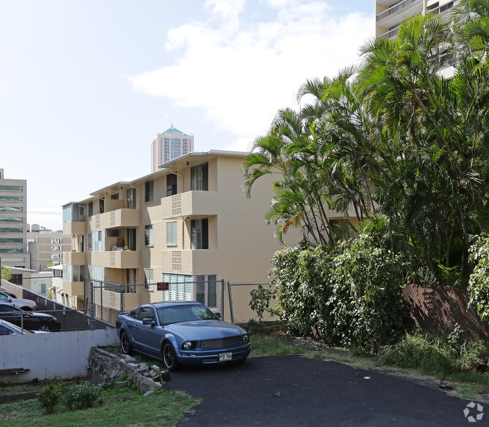 Building Photo - Alohalani Tropicana