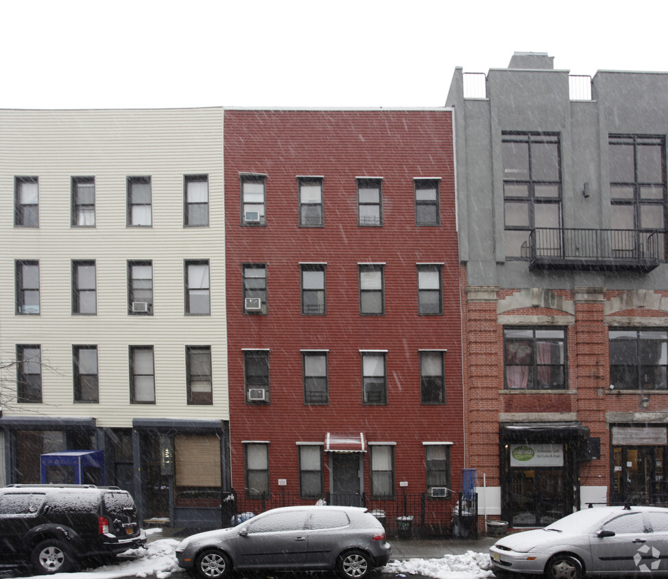 Building Photo - 220 Franklin St