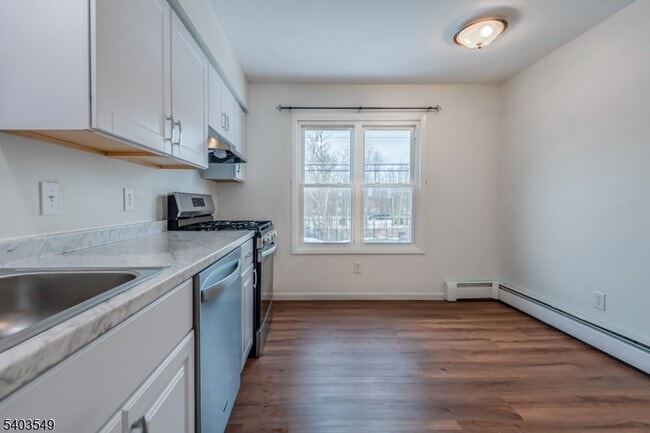 Foto del edificio - 50 W Railroad Ave