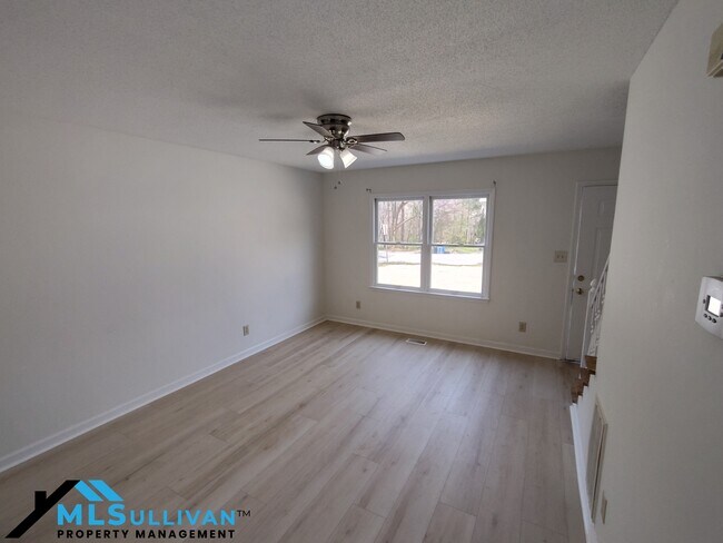 Foto del edificio - 2211 Peppertree St