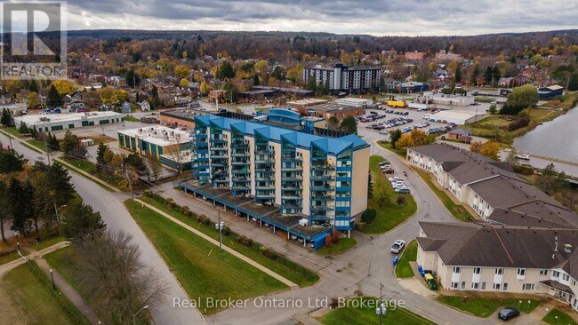 Photo du bâtiment - 1455 2nd Ave W