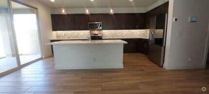 Building Photo - 2128 E Kingbird Dr