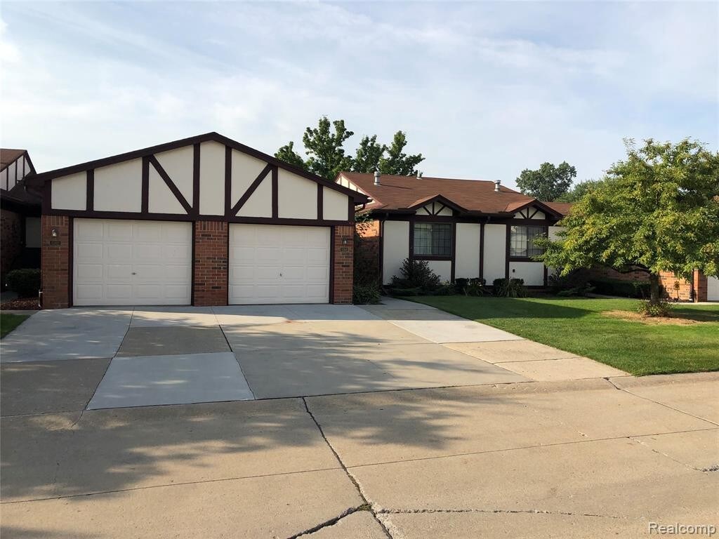 5364 Rene Dr, Warren, MI 48091 Condo for Rent in Warren, MI