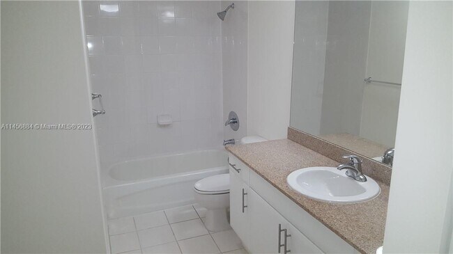 Foto del edificio - 1861 NW S River Dr