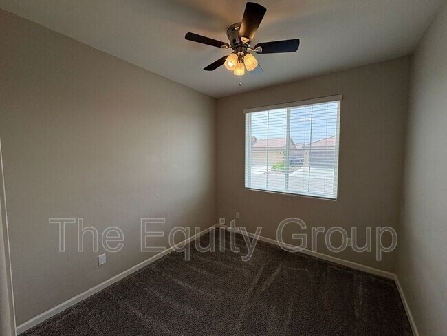 Foto del edificio - 3234 N Noyes Ct