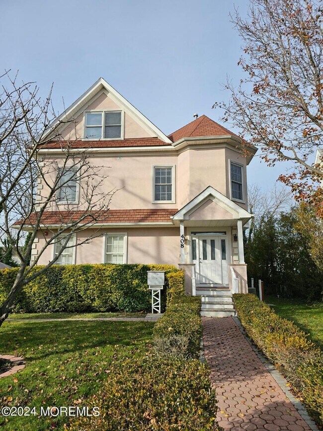 Building Photo - 408 2nd Ave