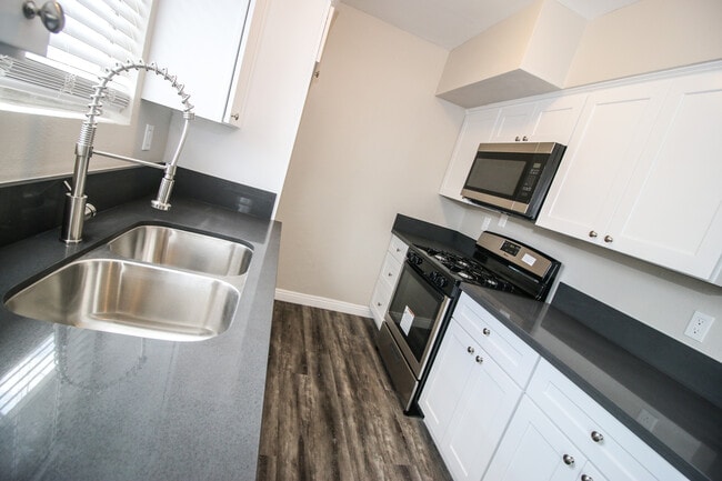 Building Photo - Estancia Downey Apartments