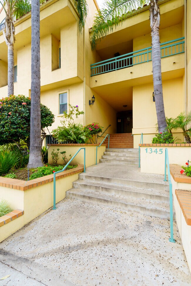 1345 S Westgate Ave Unit 206, Los Angeles, CA 90025 1345 S Westgate