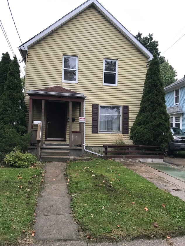 Front house - 1319 Jerome St