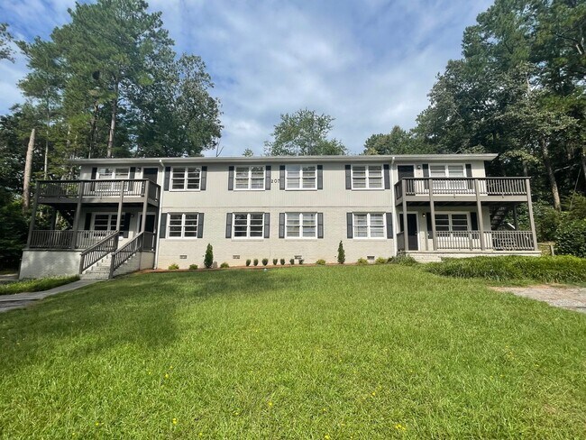 Foto del edificio - 207 Charleston Ave