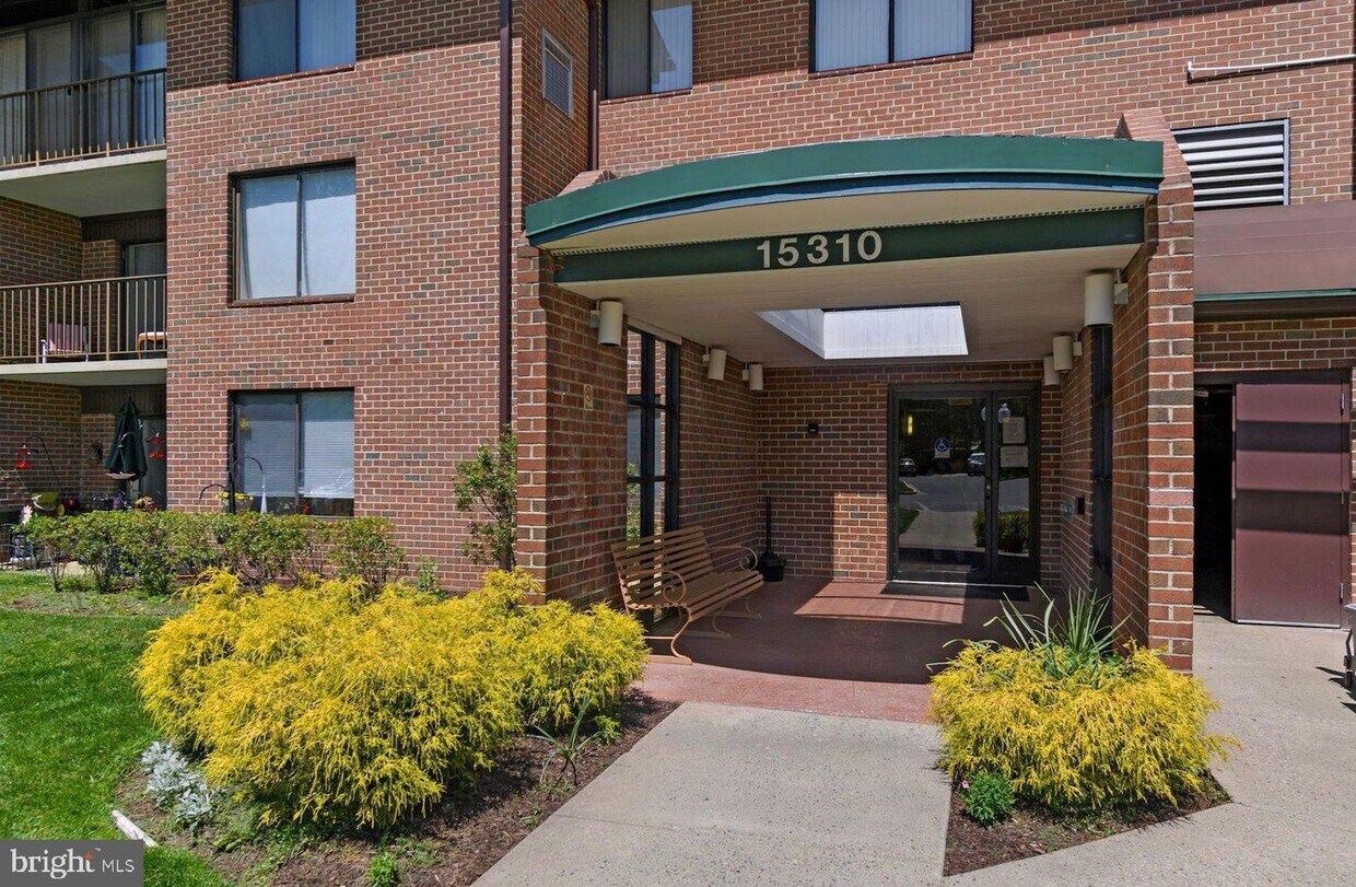 15310 Beaverbrook Ct Unit 892B, Silver Spring, MD 20906 Room for