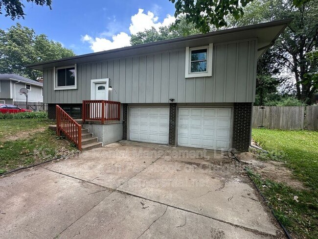 Foto del edificio - 424 NE Lakeview Dr