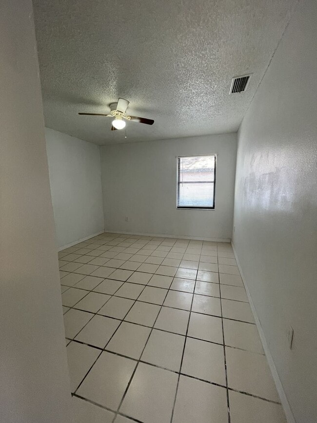 Foto del edificio - 727-729 Pineville Ln