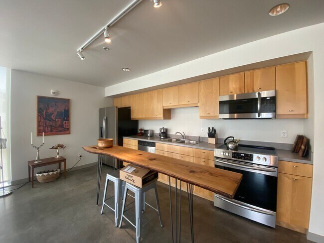 Foto del edificio - $2,400 | 1 Bedroom, 2 Bathroom Luxury Cond...
