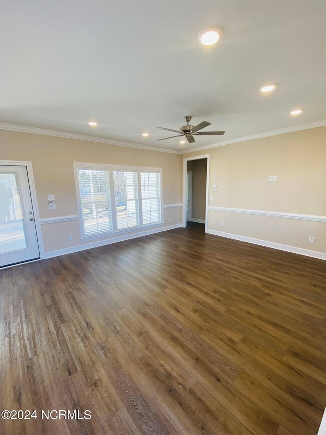 Building Photo - 479 Arden Ridge Dr