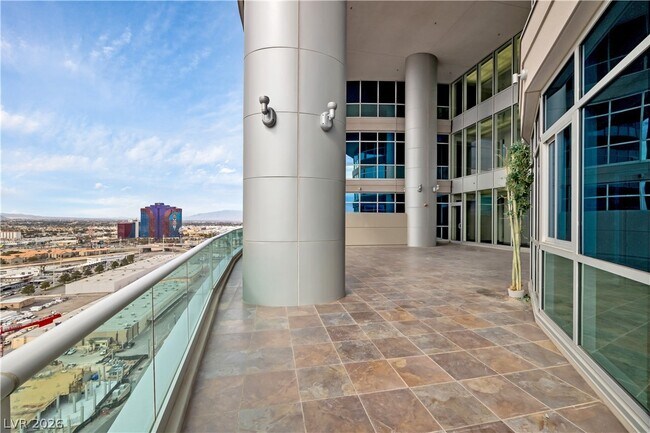Building Photo - 4525 Dean Martin Dr