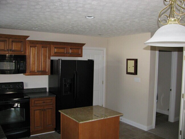 Foto del edificio - Like new home in Oldham County
