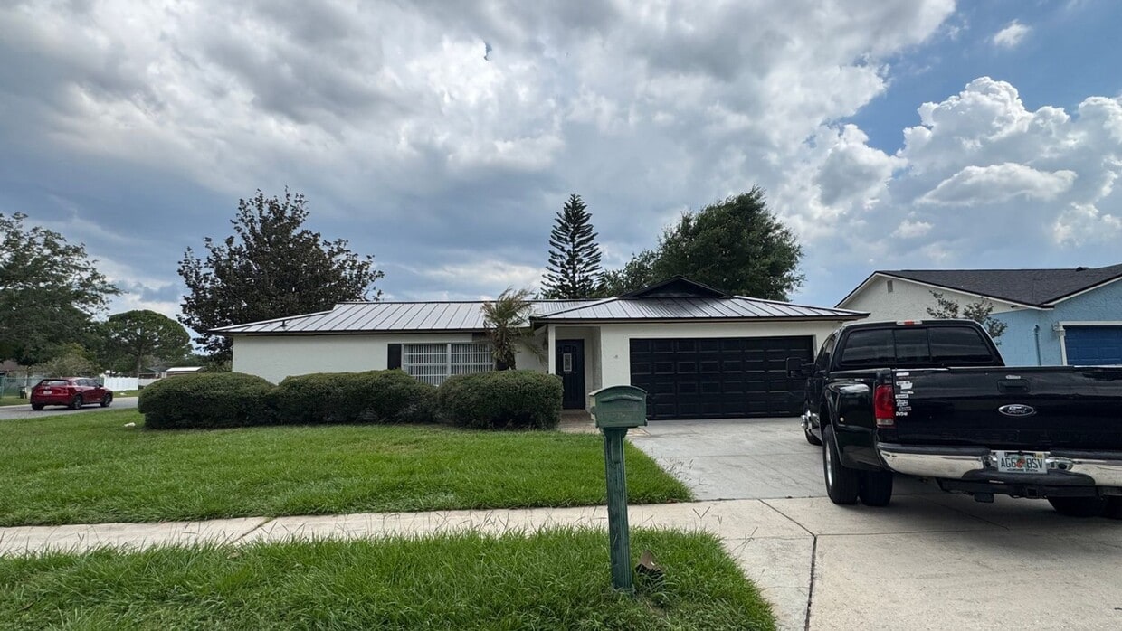 Primary Photo - 2 Bedroom Single Family Home in Kissimmee