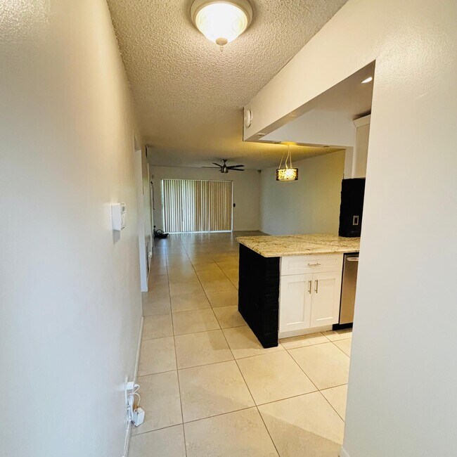Foto del edificio - 386 Bennington Ln