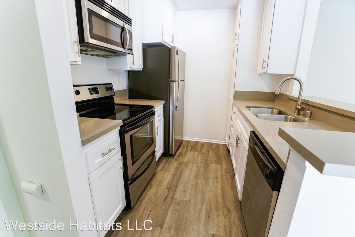 17250 Sunset- fully renovated unit in Paci...