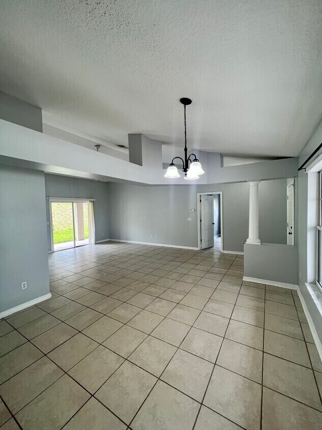 Foto del edificio - 824 Shore Breeze Way