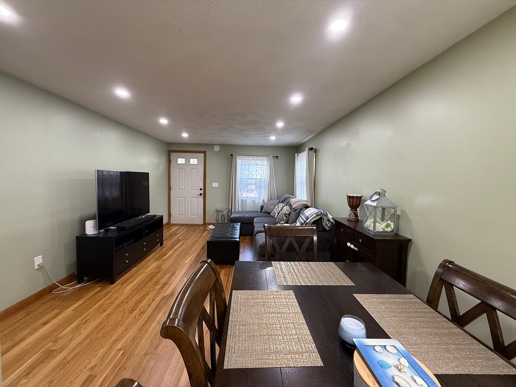 Primary Photo - 39 Plimpton Ave