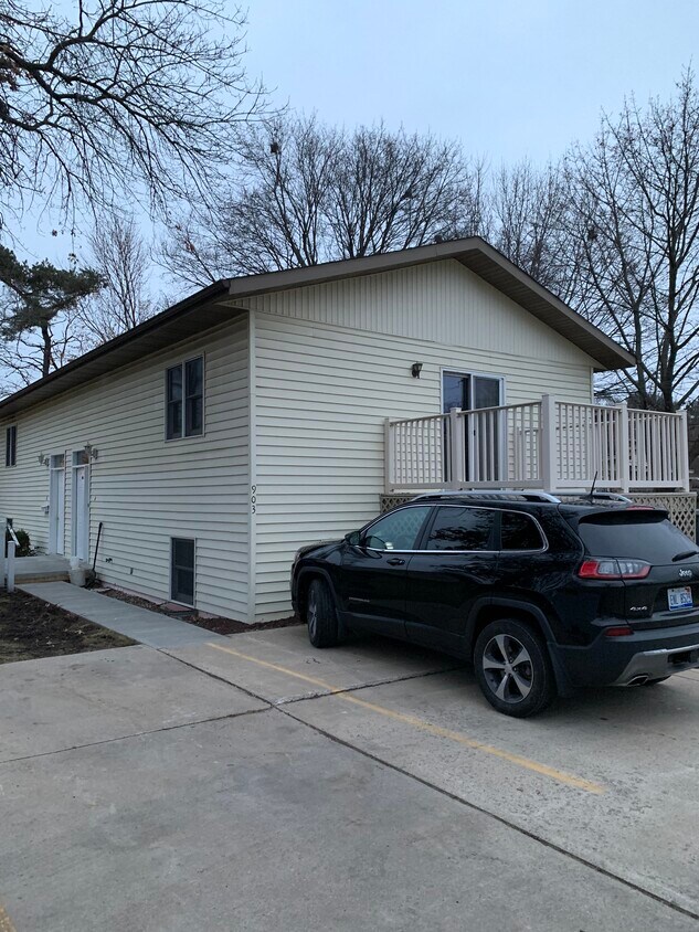 Primary Photo - 903 E Gaylord St
