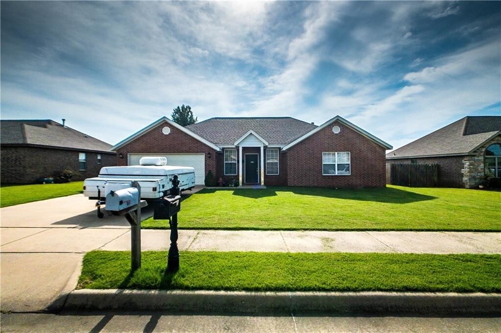 Building Photo - 205 Liem Cir