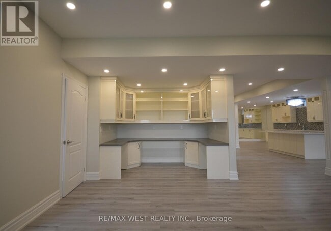 Building Photo - 165 Woodgate Pines Dr