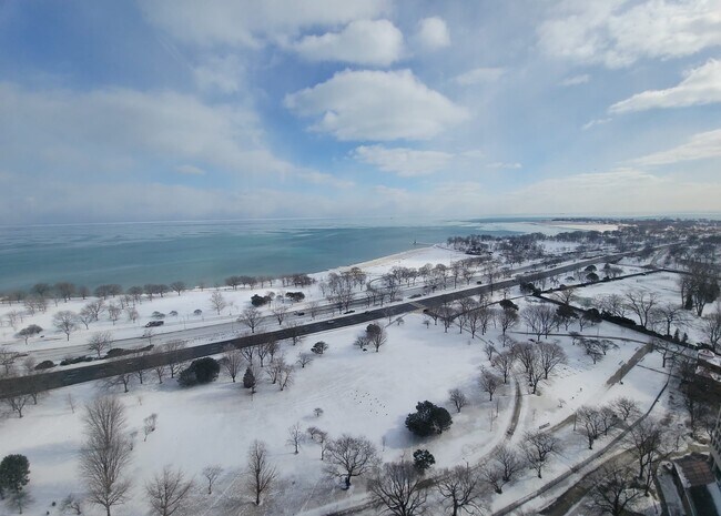 Foto del edificio - 5415 N Sheridan Rd