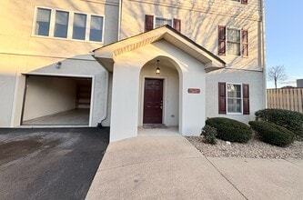 Building Photo - 19 Rose Garden Ln