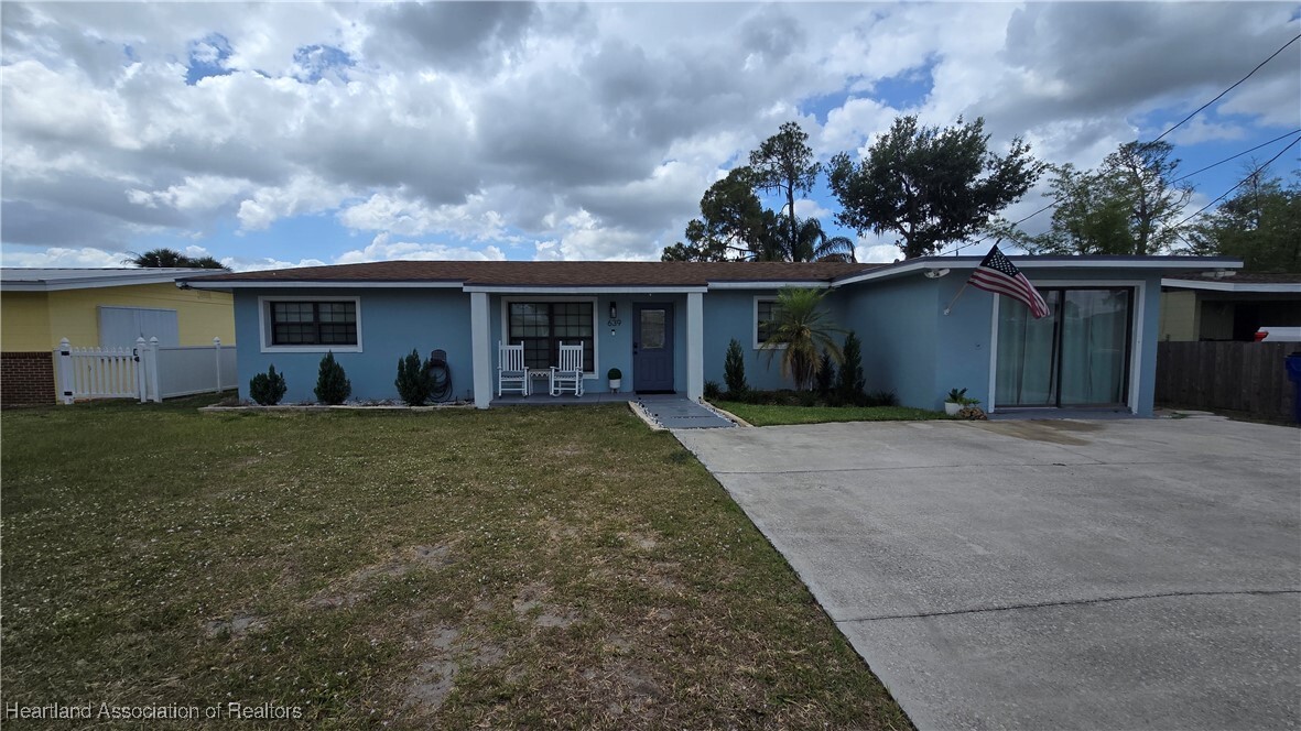 Foto principal - 639 Killarney Dr