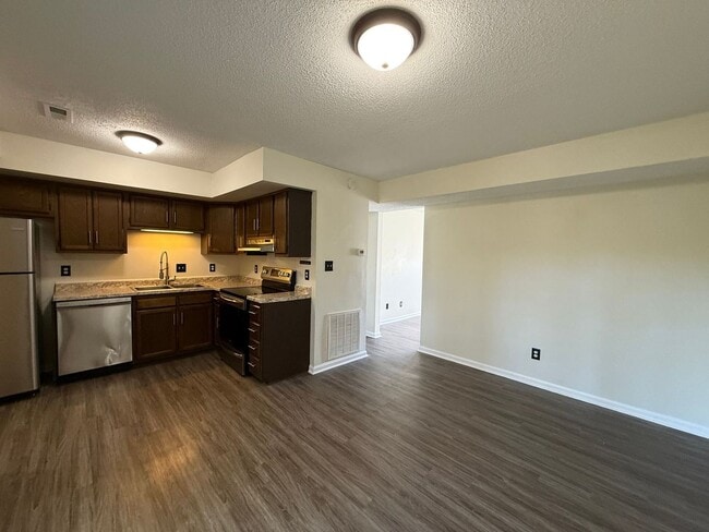 Building Photo - 432 Myrtlewood Cir