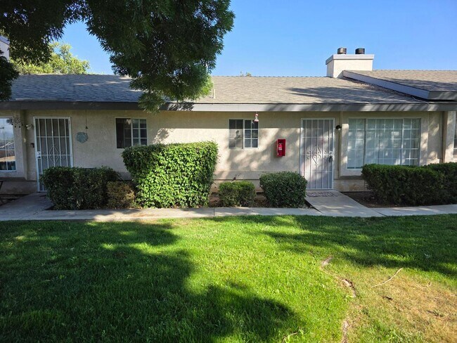 Foto del edificio - 21411 Golden Hills Blvd