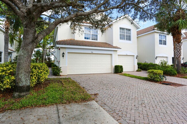 Building Photo - **ANNUAL RENTAL ** STRATFORD PLACE 3 BEDRO...