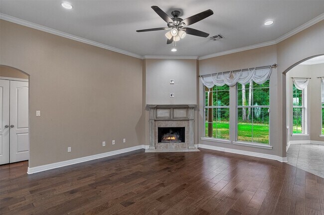 Foto del edificio - 133 Lone Oak Dr