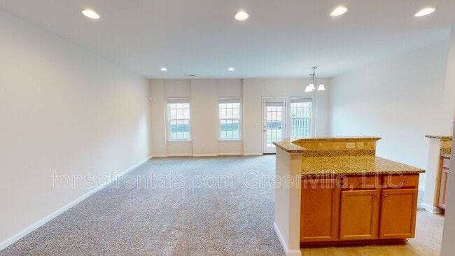 Building Photo - 477 Woodbark Ct