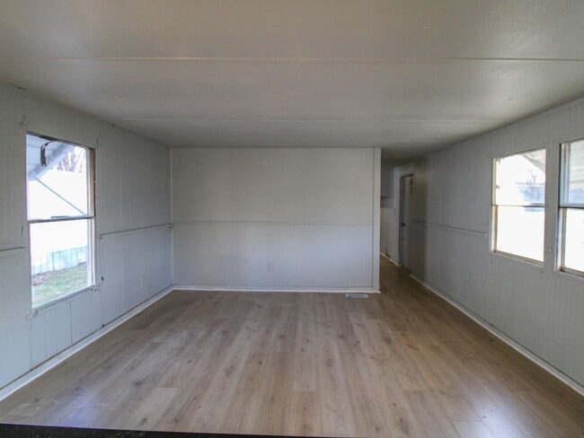 Building Photo - Discover comfortable country living in this nicely updated trailer located just minutes from Faye...