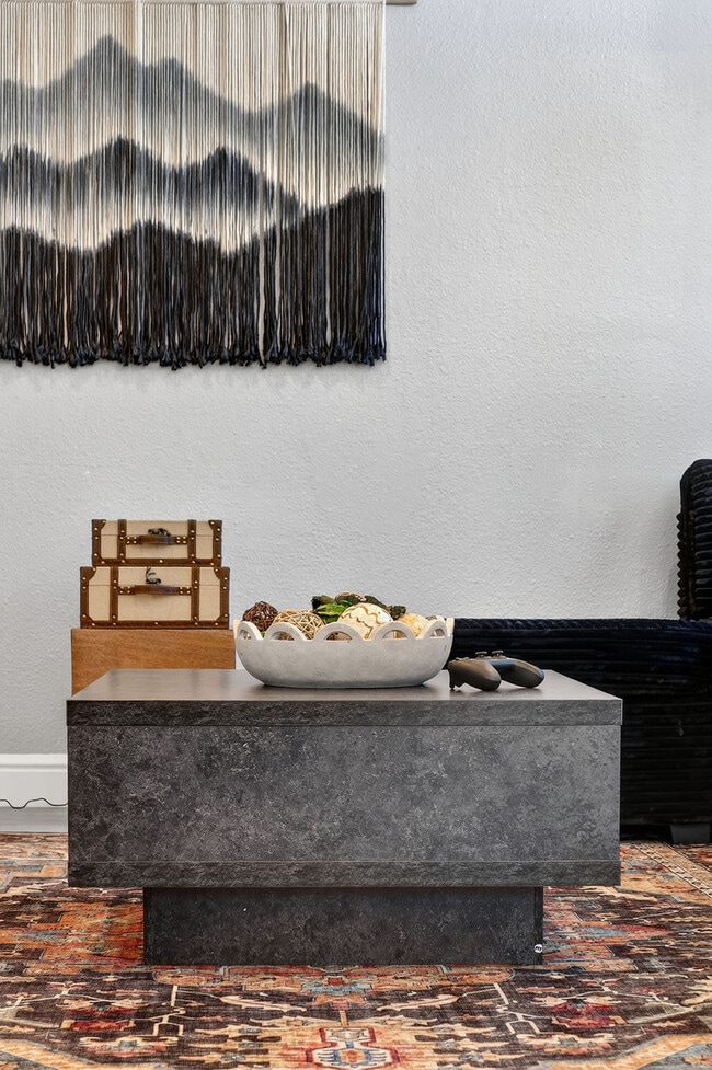 Building Photo - 1004 Airport Blvd