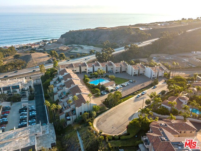 Foto del edificio - 23924 De Ville Way