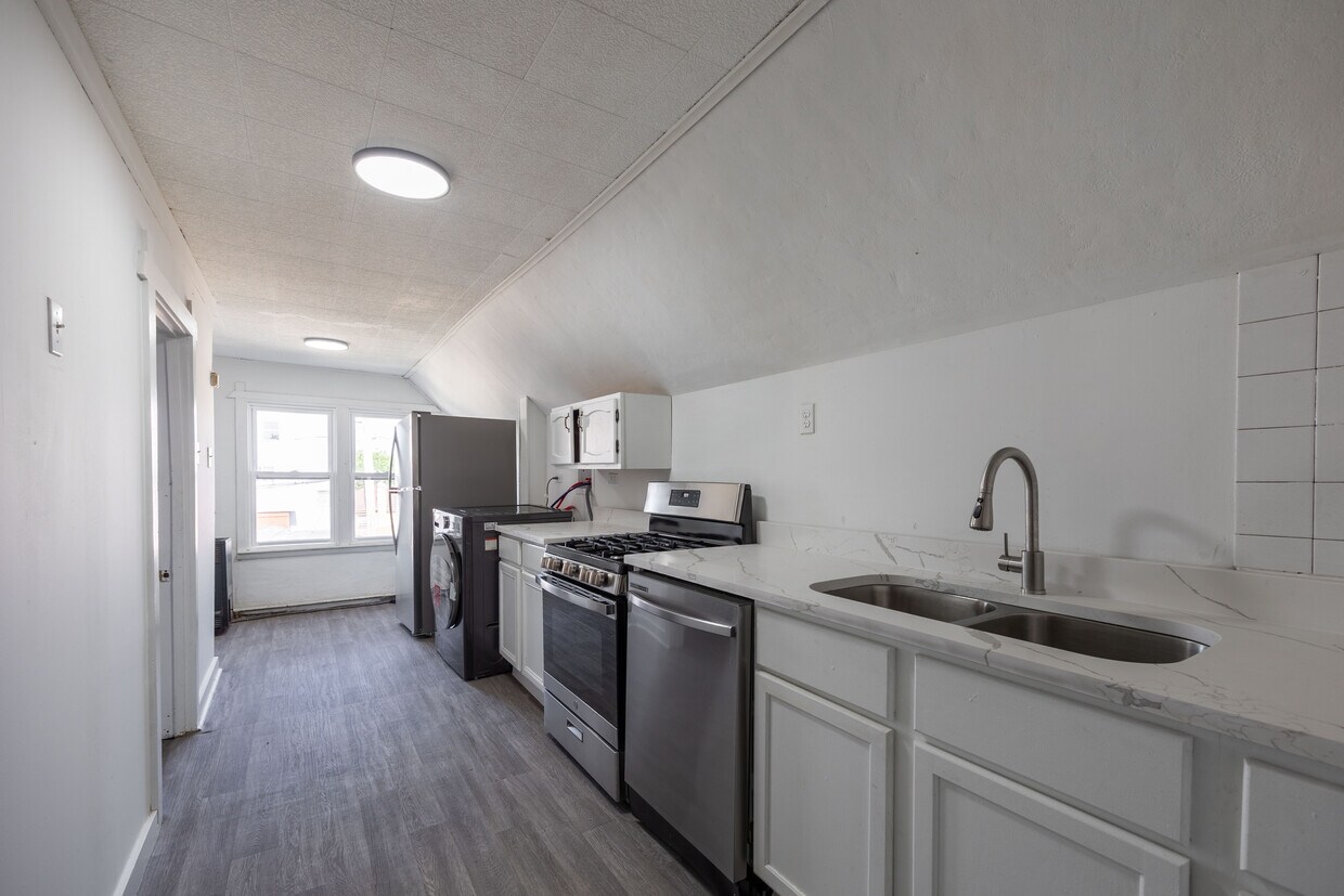Foto principal - 2140 N Karlov Ave