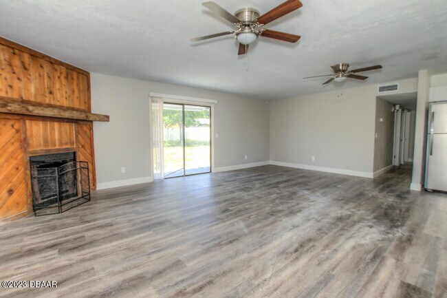 Building Photo - 3312 Victory Palm Dr