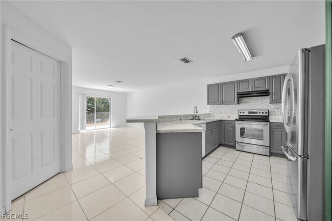 Foto del edificio - 4549 22nd St SW