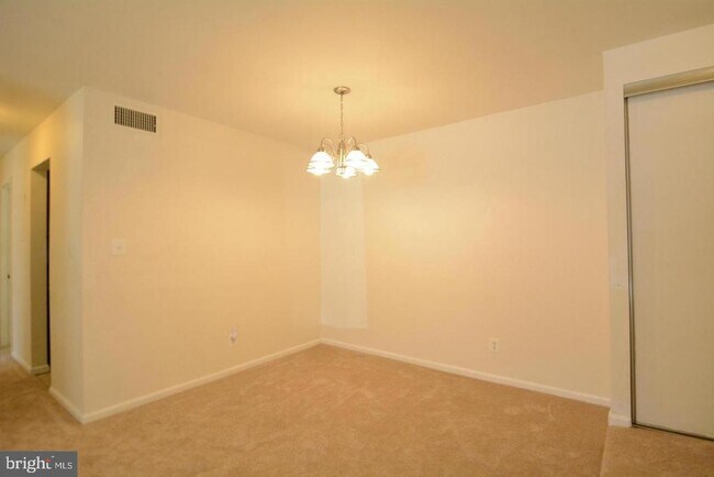 Building Photo - 5920 Cove Landing Rd