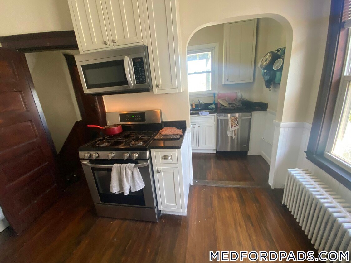 Primary Photo - 260 Boston Ave