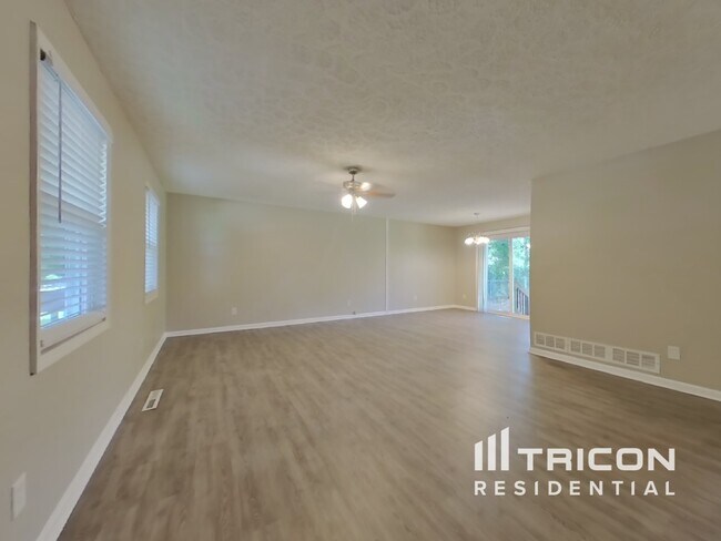 Building Photo - 3150 Colorado Dr